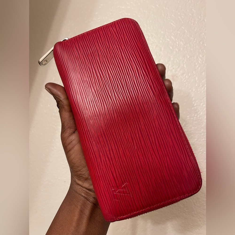 Louis Vuitton Epi zippy long wallet